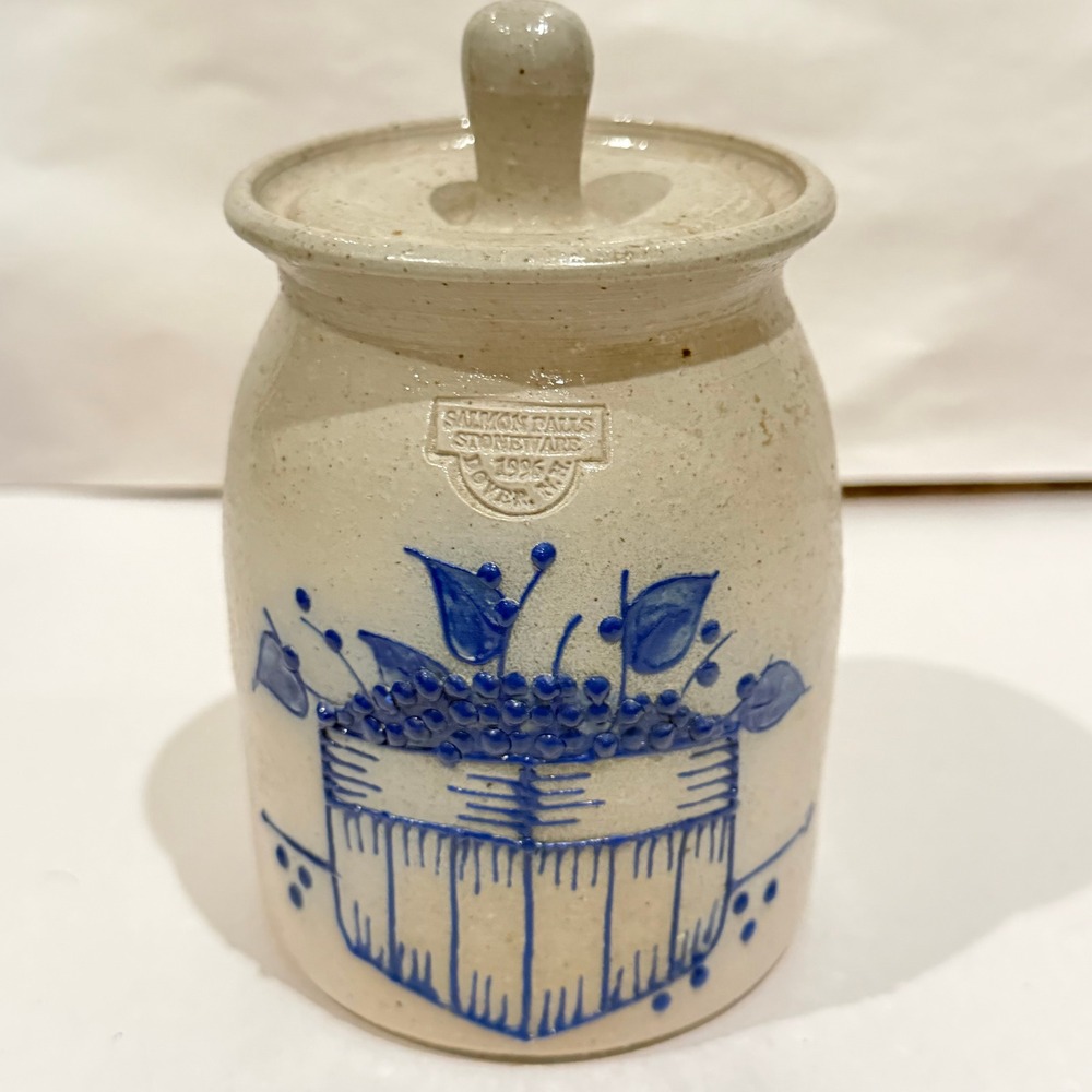 Salmon Falls Stoneware Lidded Crock Jar 1996 Blueberry Basket Dee Burdick